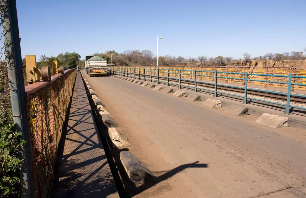 Victoria Falls Border